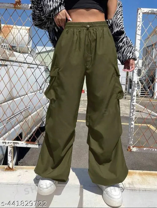Green cargo pants with pockets