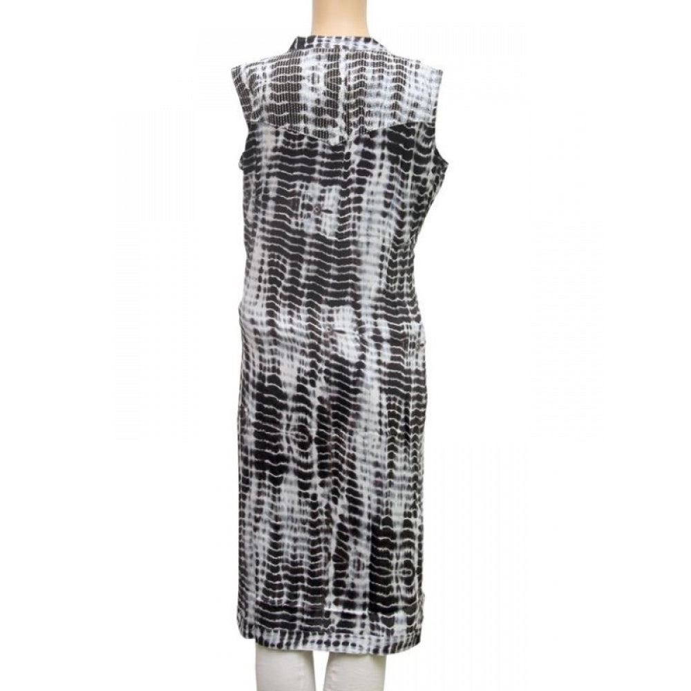 Black rayon kurti with v-neck and 3/4 sleeves, ideal for women's formal wear