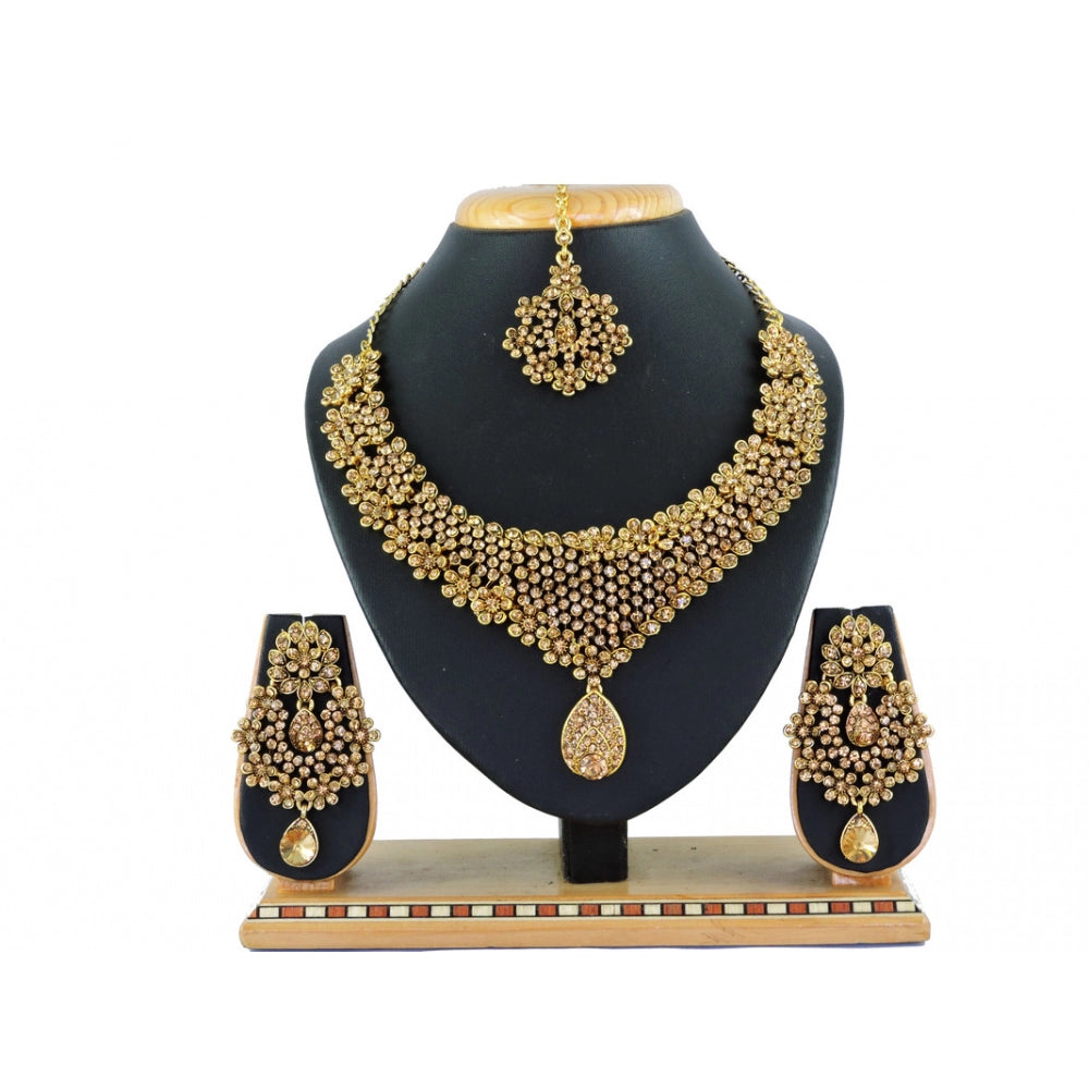 Gold alloy women's necklace set, versatile jewelry for ceremonies and celebrations, varies slightly in color due to lighting conditions