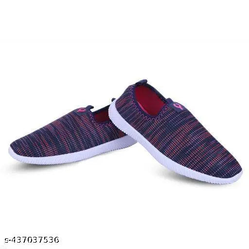 Pair of women's slip-on ballies with a bow detail