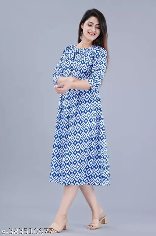 Blue and white zic zag printed women kurta with short sleeves