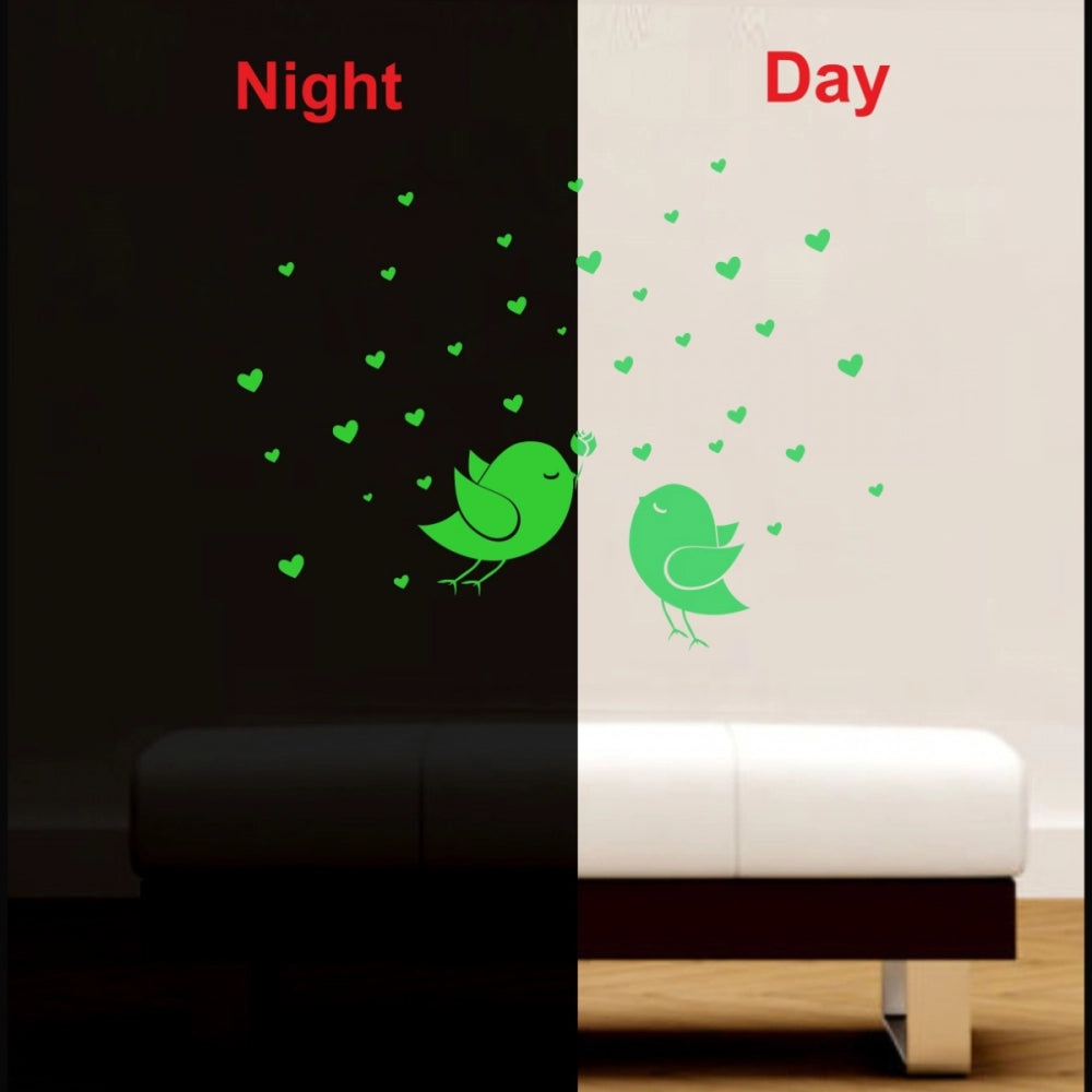 Green vinyl wall sticker featuring birds and stars, perfect for creating a calming atmosphere in your bedroom. Peel-and-stick installation, 60x46cm size