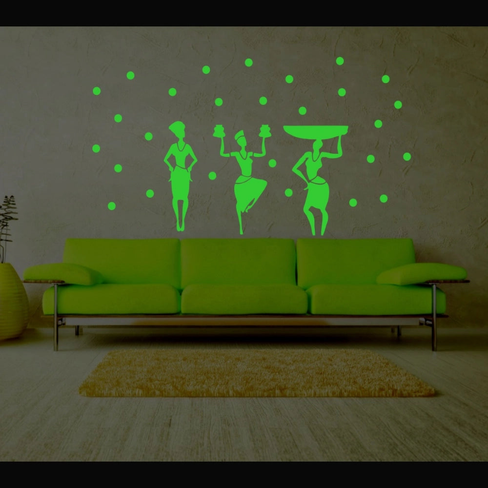 Green dancing lady radium peel-and-stick vinyl wall decal (72x40cm), perfect for a relaxing ambiance in dark spaces