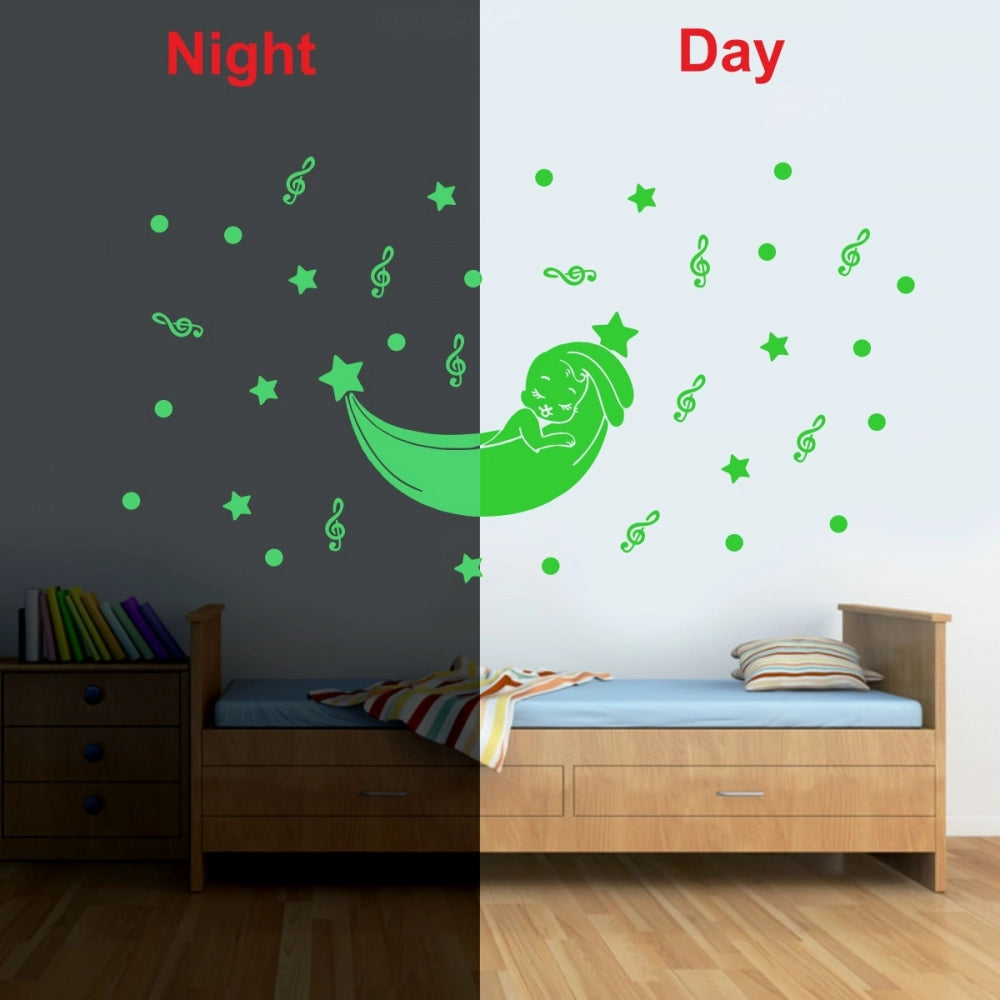 Green vinyl radium wall sticker for kid's room decor, peel-and-stick, 79x43cm. Calming, eco-friendly home accent