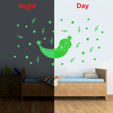 Green vinyl radium wall sticker for kid's room decor, peel-and-stick, 79x43cm. Calming, eco-friendly home accent