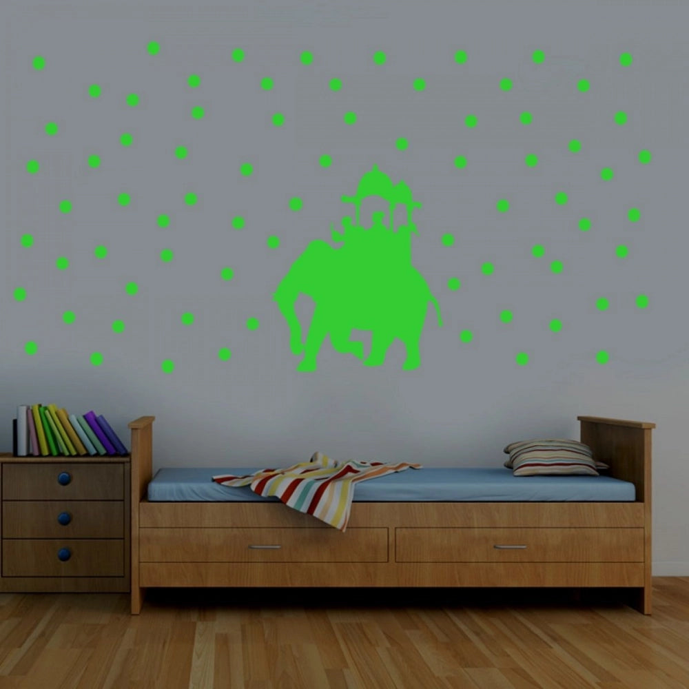 Green vinyl radium wall sticker for kids room decor, peel-and-stick design, 74x39cm size