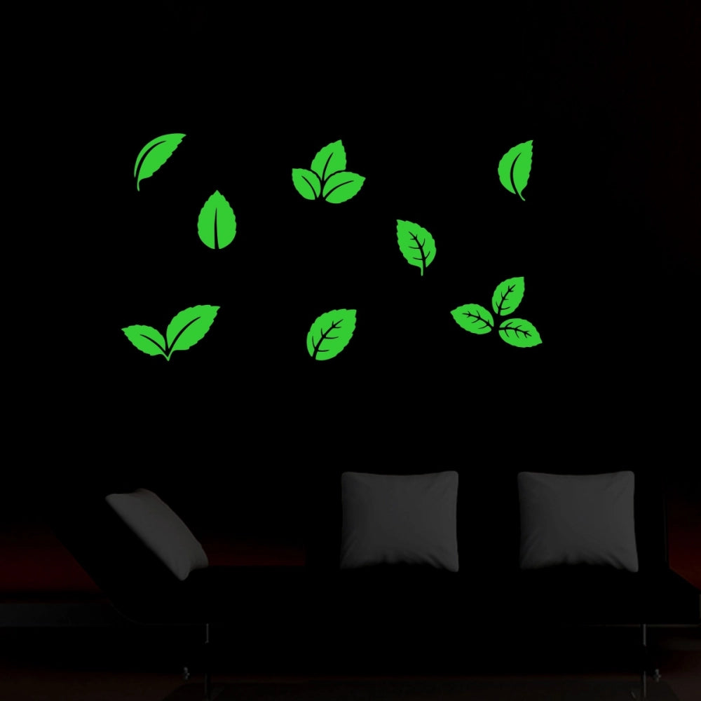 Green vinyl peel-and-stick radium wall decor, size 61x33cm, brings a calming ambiance to your room