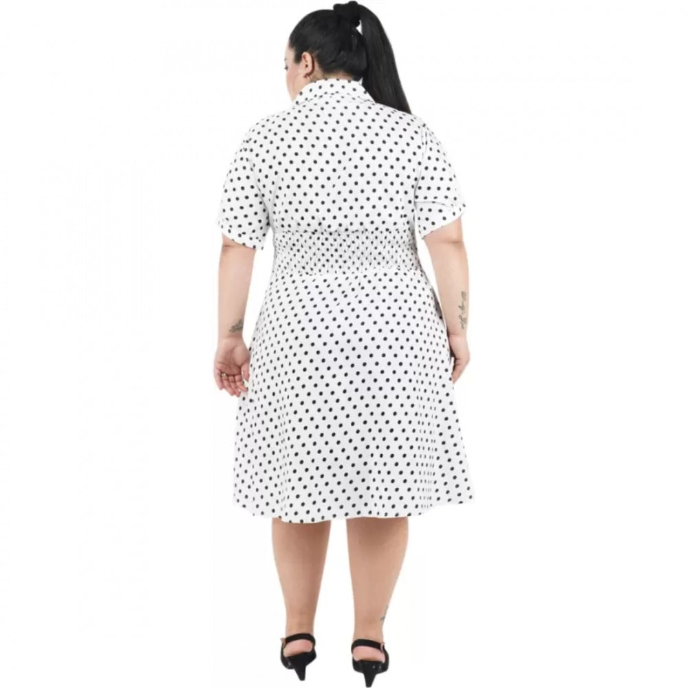 White poly crepe cinched waist dress for women's casual wear, short-sleeved style on mannequin