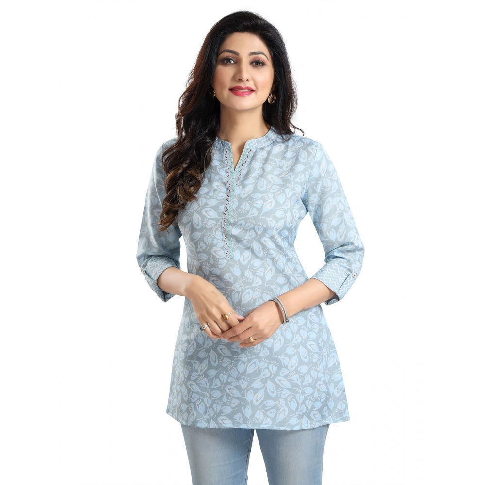Blue viscose blend 3/4 sleeve tunic top, short length, mandarin collar on mannequin