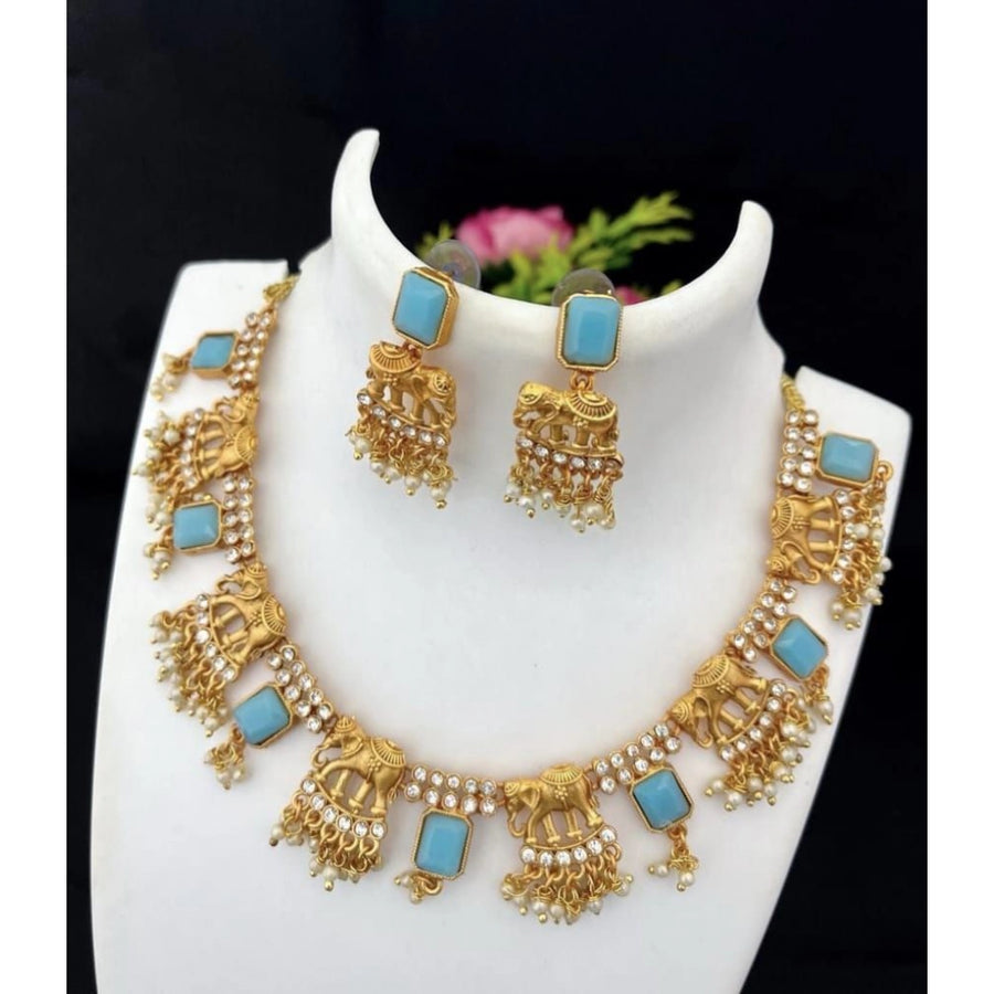 Blue gold-plated necklace set with mang tikka, includes earrings - women's jewelry accessory (base metal: brass)