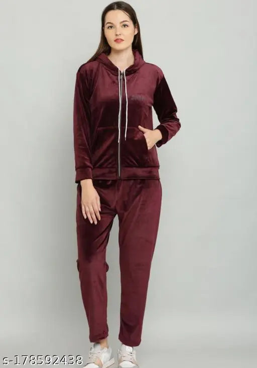 Velvet women's long-sleeve winter tracksuit, India-made quality winter outfit for chilly season