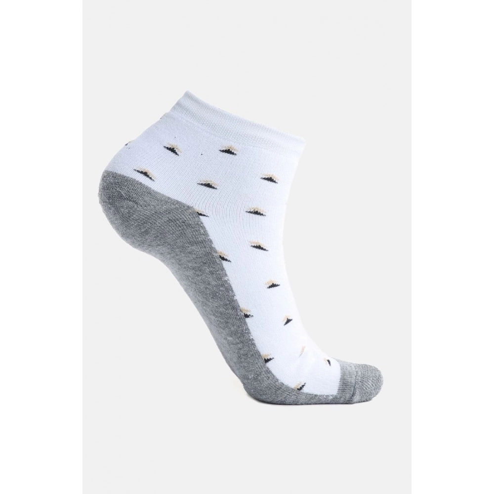 White men's cotton blended socks with printed details, mid-calf length.