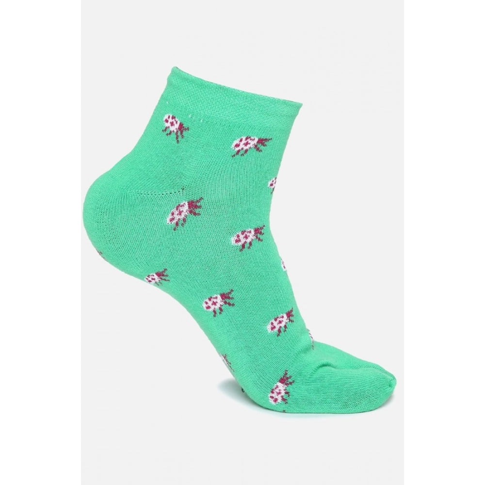 Green cotton ankle socks with pink floral print. Casual women's socks.