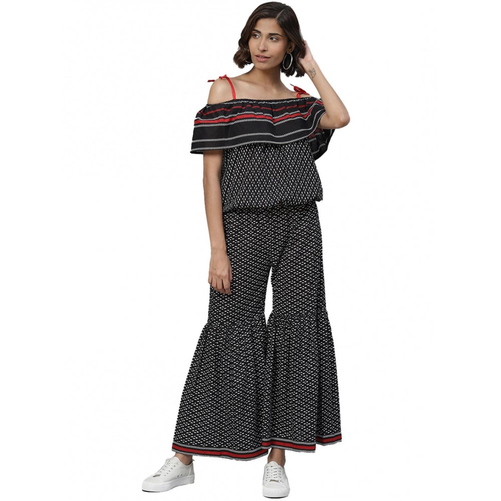 Casual women's dress with cotton, black, and geometrical print. Shoulder-sleeve style