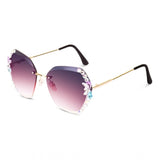 Metal square-frame multi-colored sunglasses with UV400 protection, classic unisex design