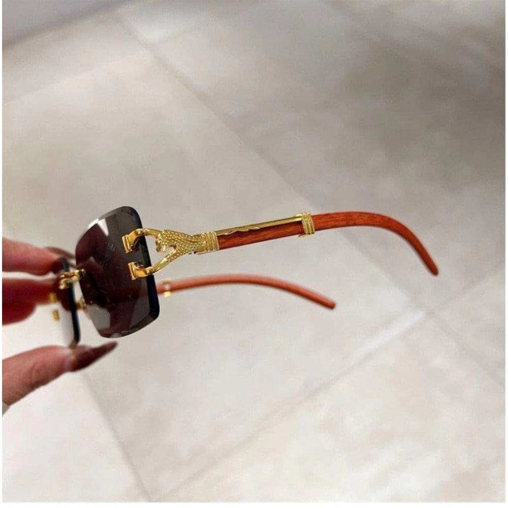 Black metal retro square sunglasses with UV400 protection for unisex, classic design on display
