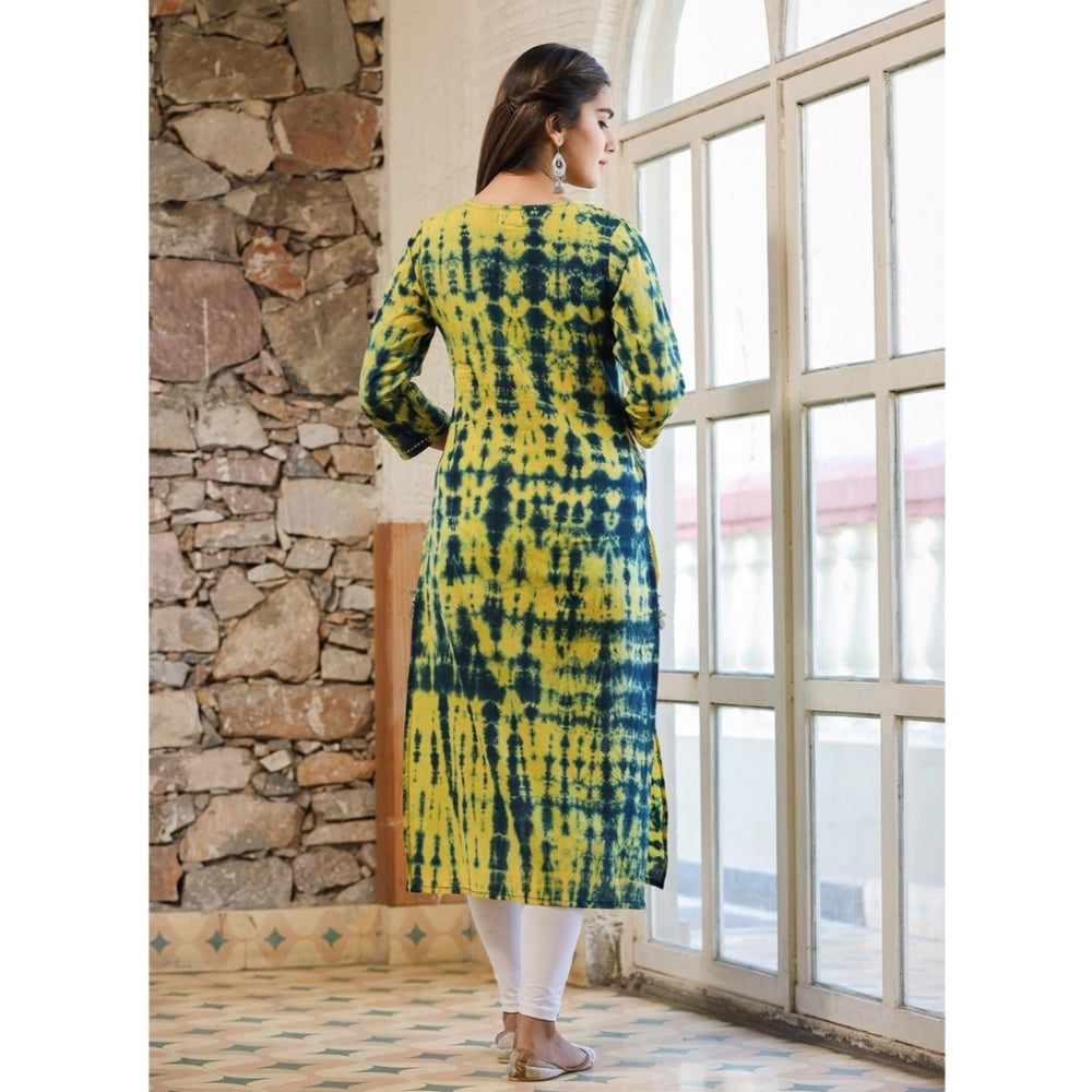 Green cotton dyed 3/4 sleeve round neck kurti for women's fashion, below knee length