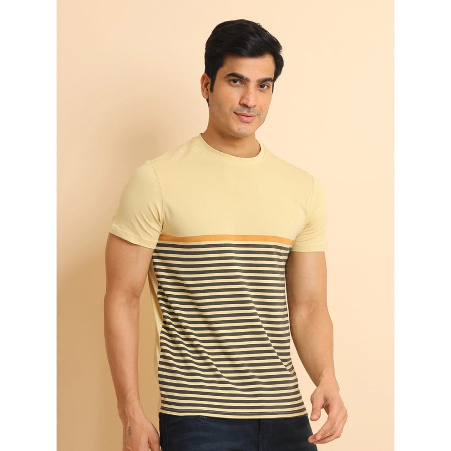 Brown cotton men's casual printed round neck half sleeve T-shirt with vibrant pattern detail