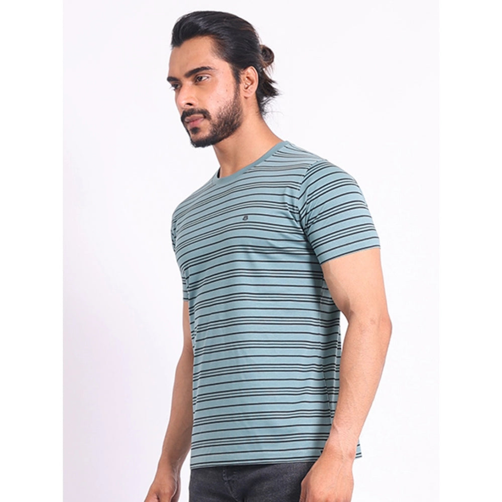 Men's casual cotton printed round neck half sleeve t-shirt in gery color, vibrant pattern on display