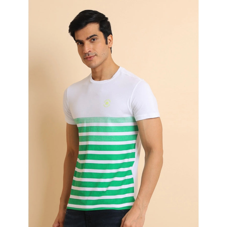Green cotton printed men's casual round neck half sleeve t-shirt with vibrant design