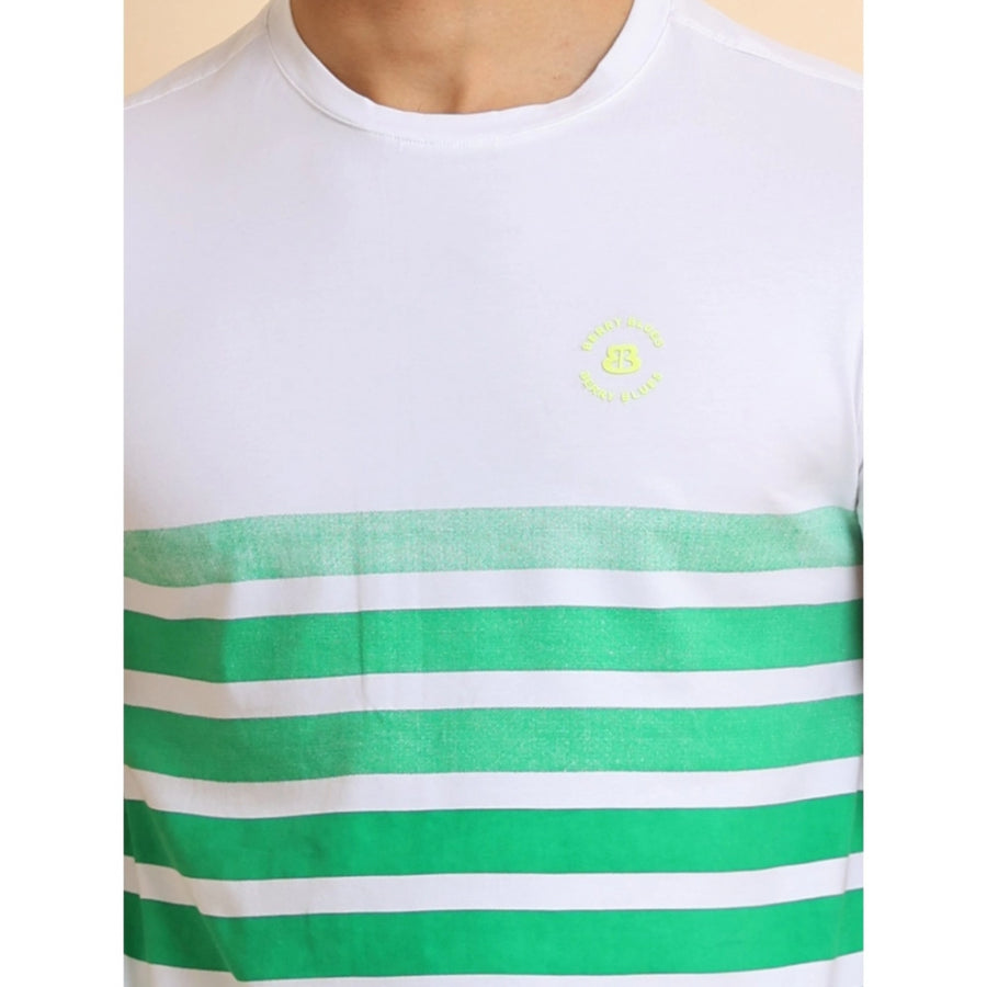 Green cotton printed casual round neck half sleeve t-shirt for men, vibrant pattern detail