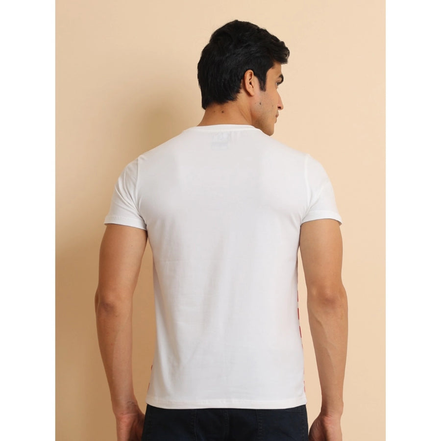 Red cotton printed half sleeve casual t-shirt for men - close up view