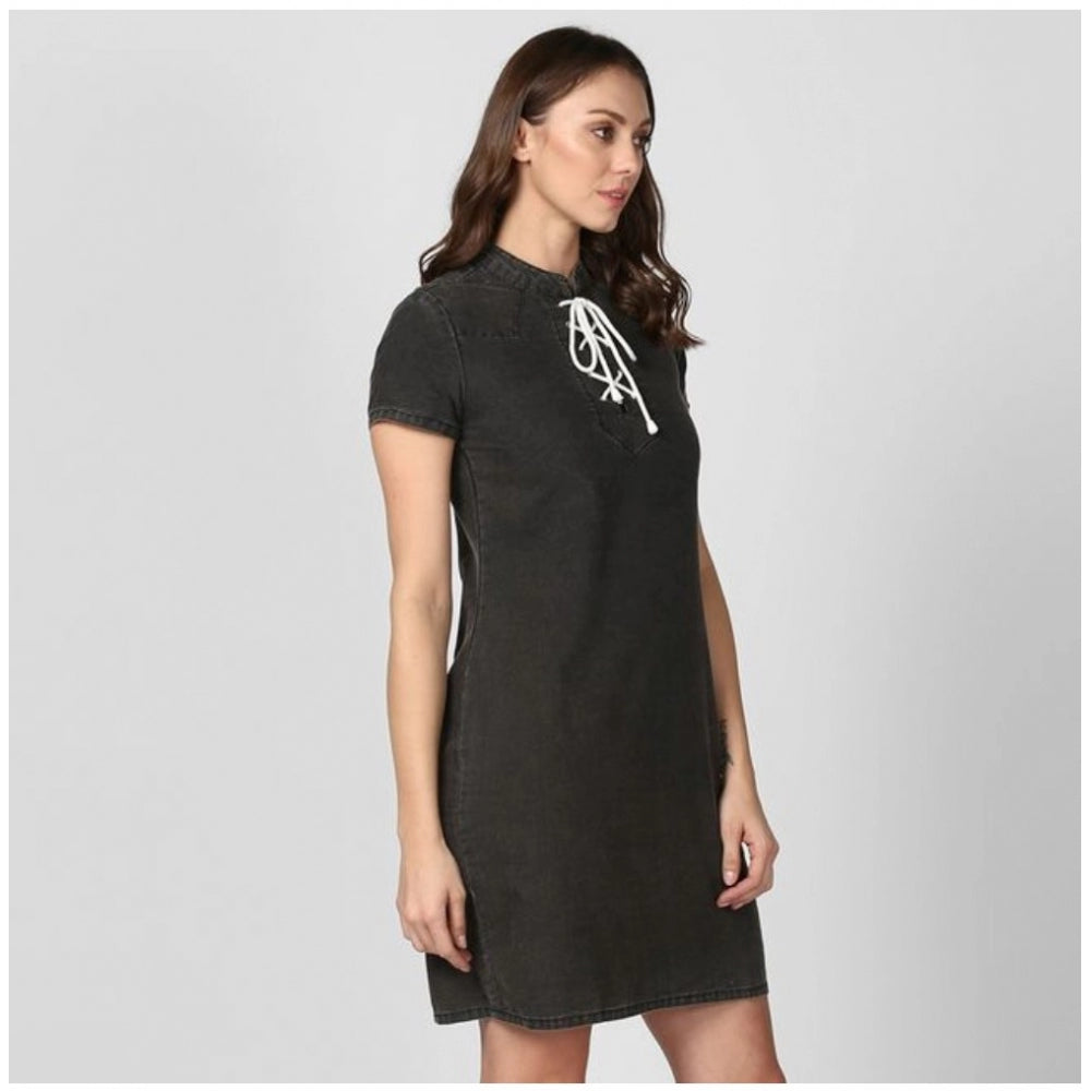 Women's solid short sleeve above knee dress, black denim