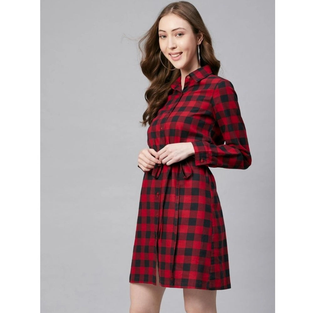 Long sleeved dress in red checkered pattern, cotton material
