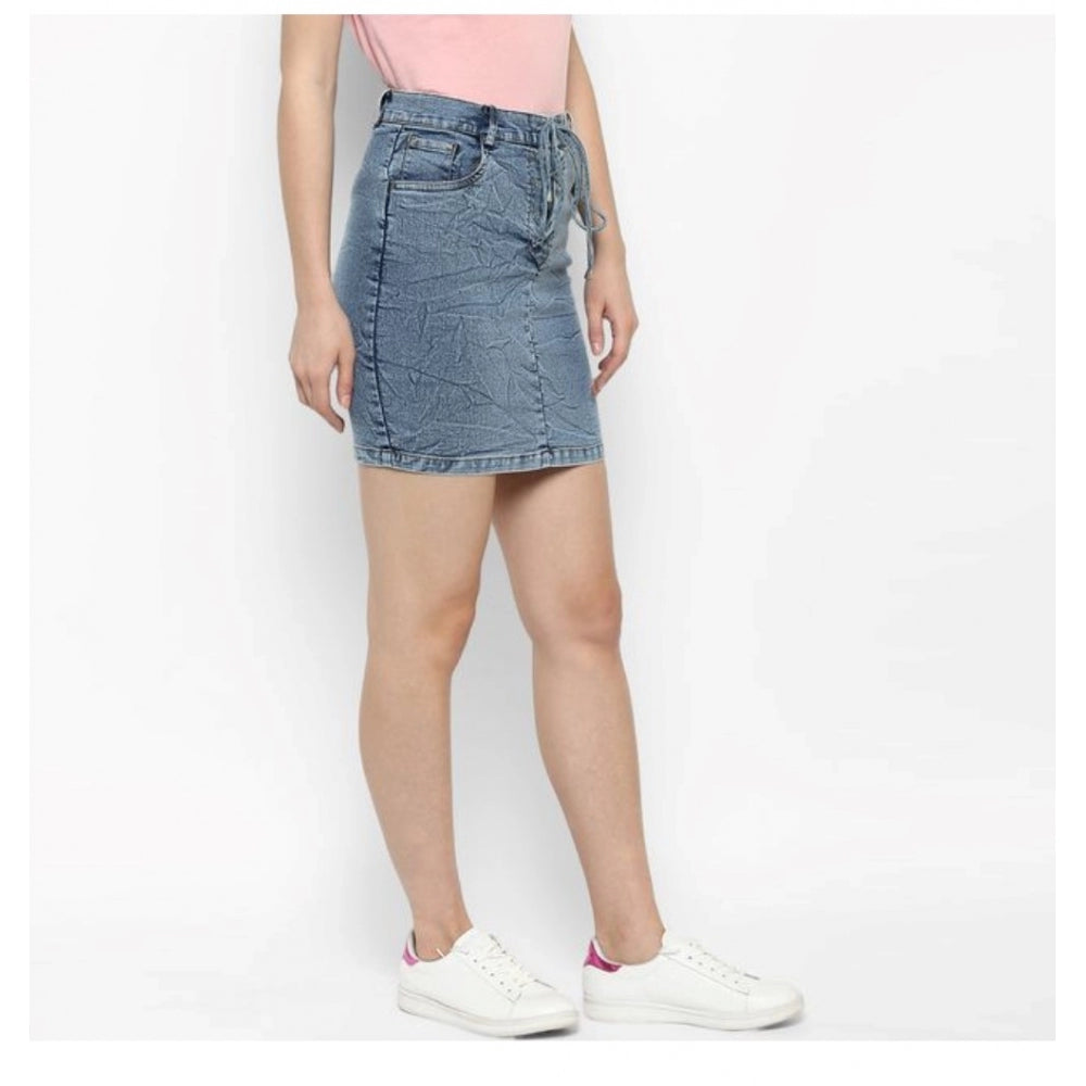 Blue denim draw string buttoned skirt for women, casual style on mannequin