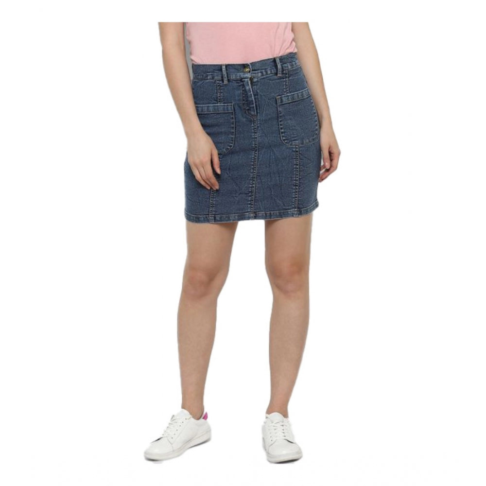 Blue denim women's skirt with front pocket and buttoned waist