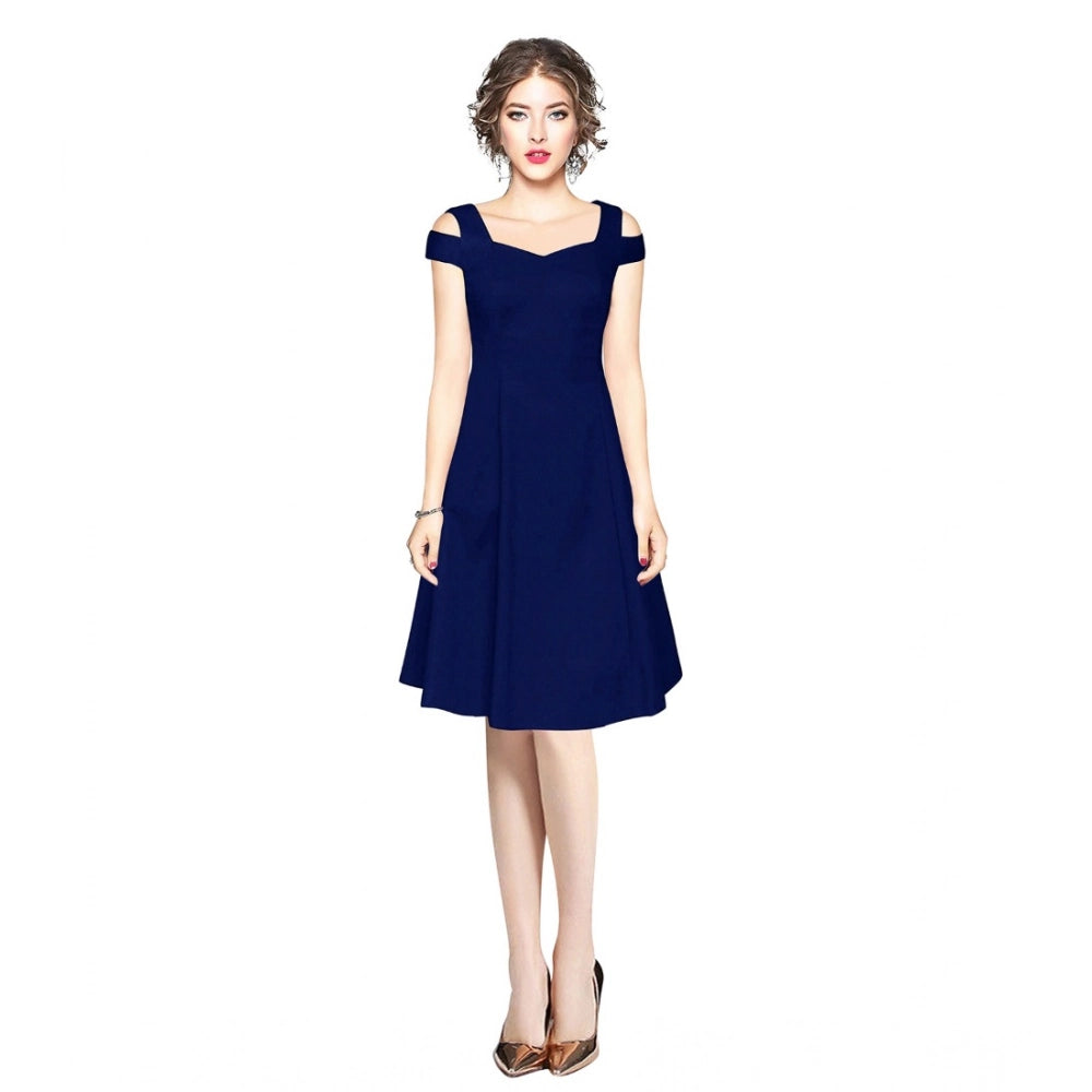 V neck, blue polyester off-shoulder dress with cap sleeves