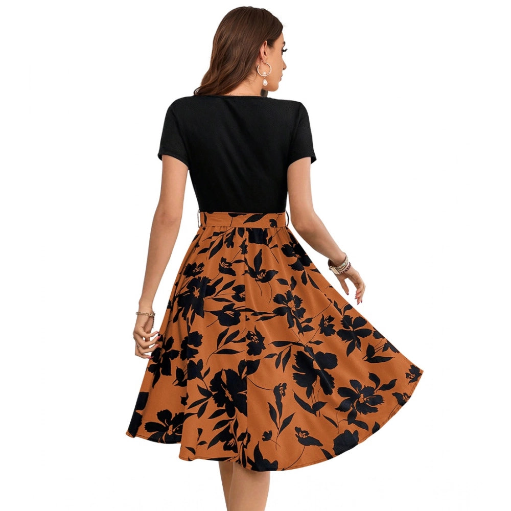 Woman's knitted short sleeve dress with round neck, orange floral print
