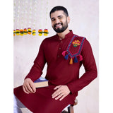 Men's Rayon Mirror Embroidery Mandarin Collar Kurta (Maroon)