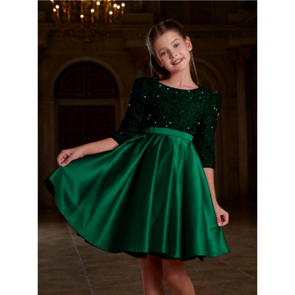 Green rayon girl's western dress, short sleeves, solid pattern on mannequin