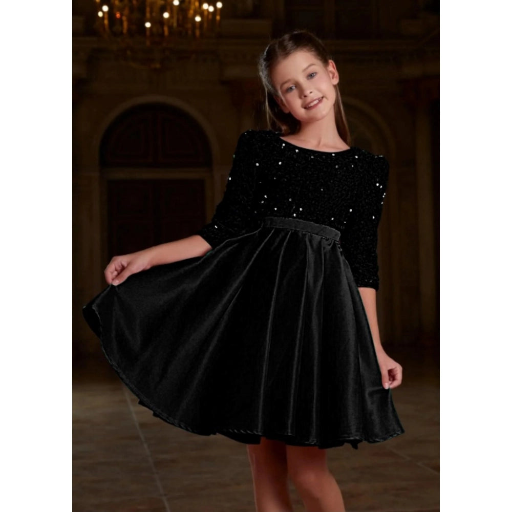 Black rayon solid round neck western dress for girls, short sleeves style