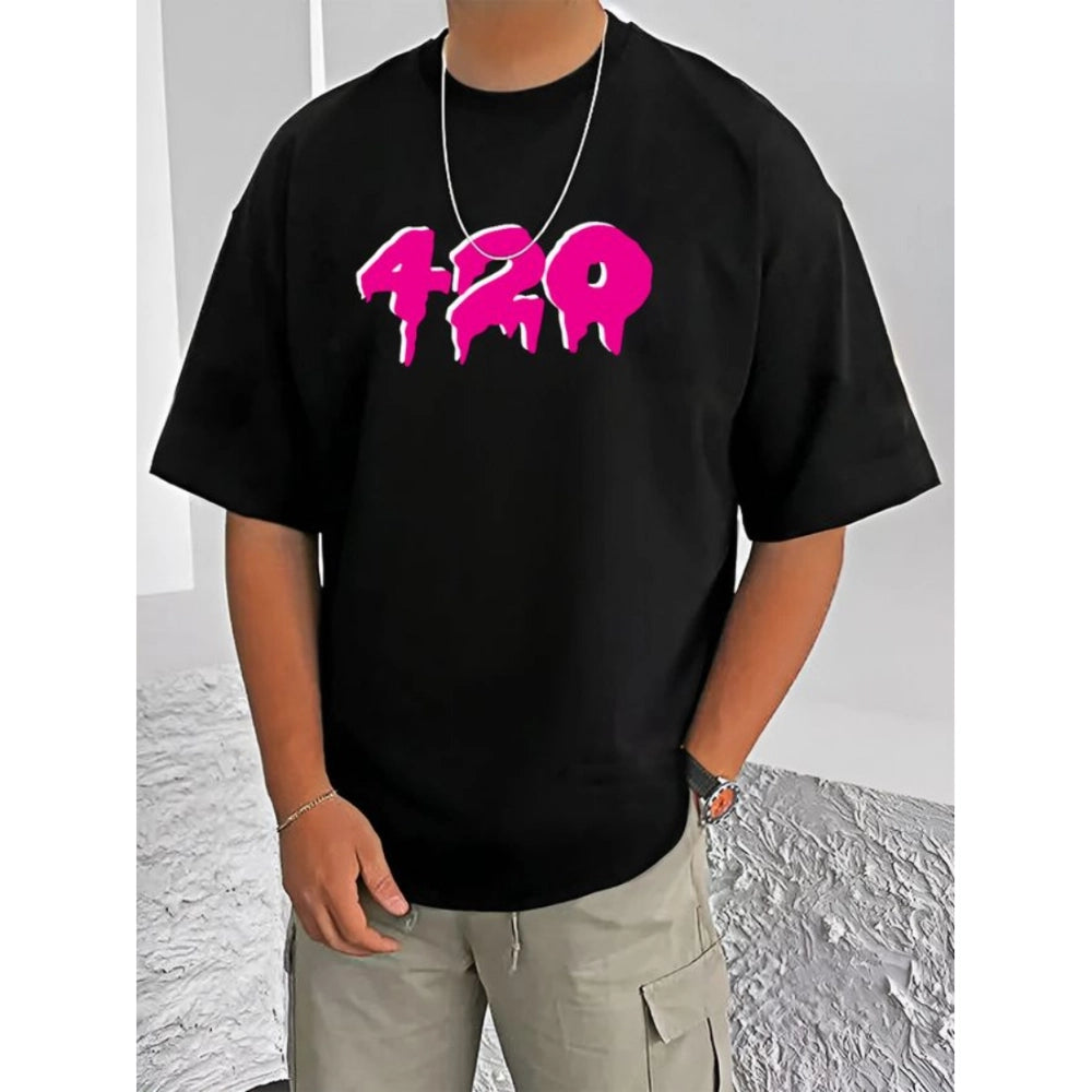 Black cotton blend men's casual t-shirt with printed design on round neck half sleeve