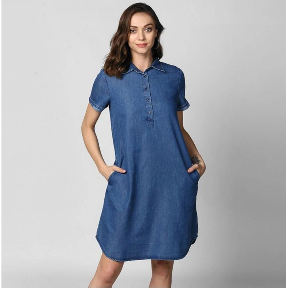 Women's blue denim dress with a collar and short sleeves