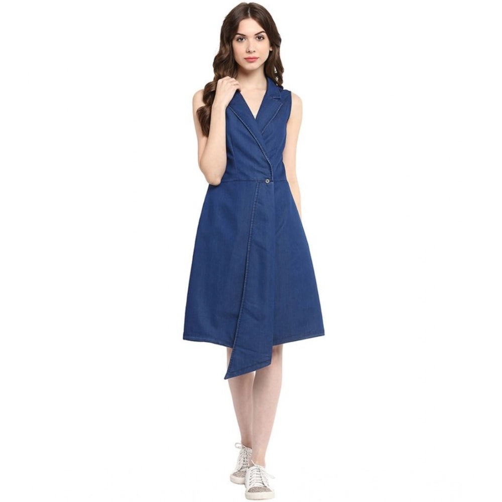 Blue denim sleeveless dress with solid collar