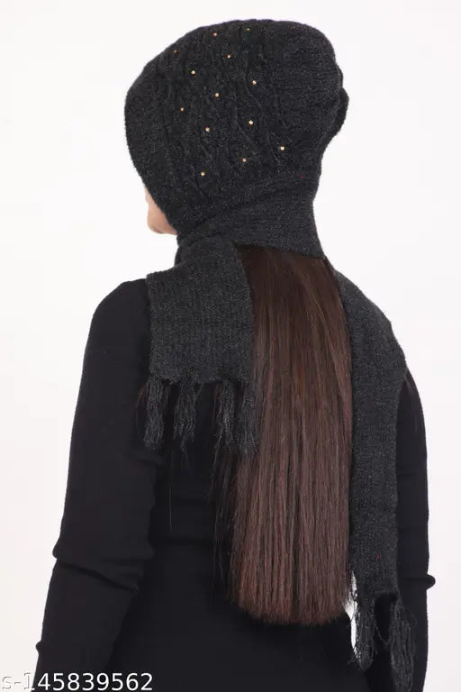 Black wool beanie with fur muffler, textured women's beanie from India