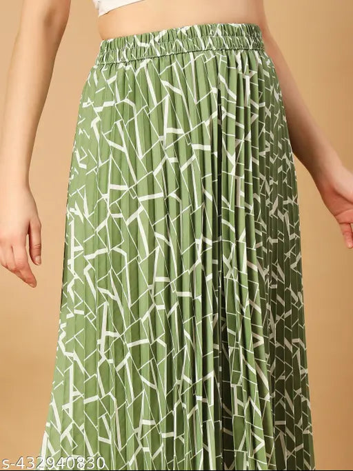 Green, pleated midi skirt with elastic waistband