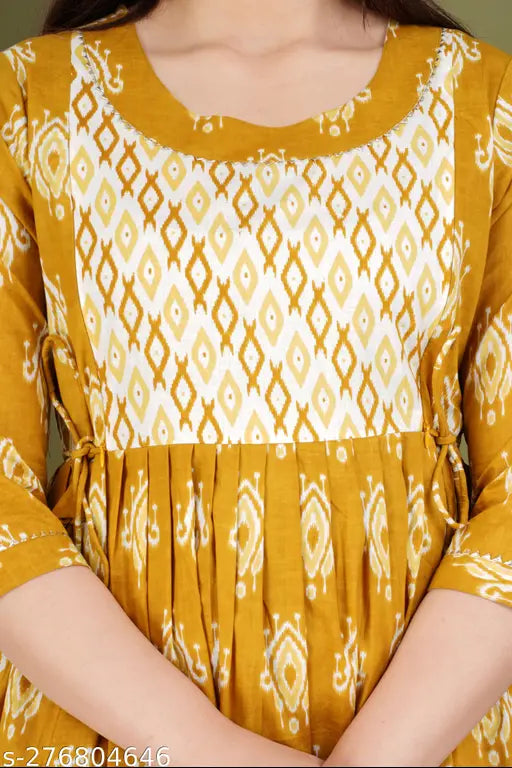 Women's floral printed cotton blend maternity gown/kurti with zippers for breastfeeding - comfortable, A-line silhouette, three-quarter sleeves, lace detailing, India origin