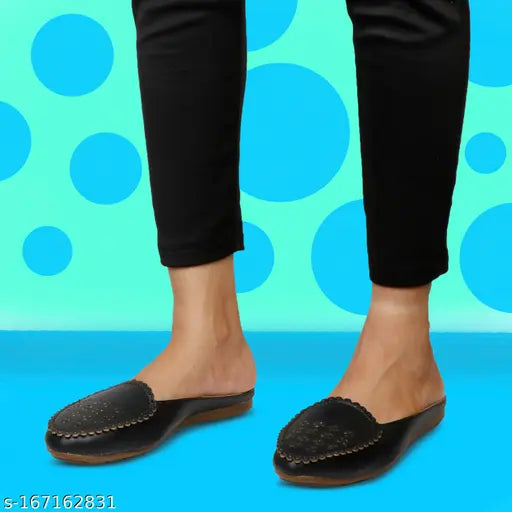 Synthetic leather ballerinas, solid black in Ind-3 to Ind-8 sizes. BB64Black slip-on flats for women