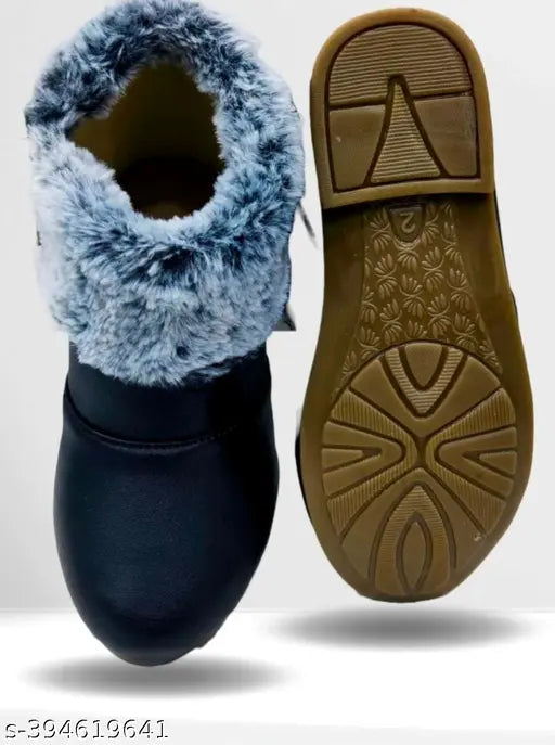 Synthetic leather butterfly fur boot for toddlers, PVC sole in various sizes from 18 months to 9 years, zip net fastening detail on display