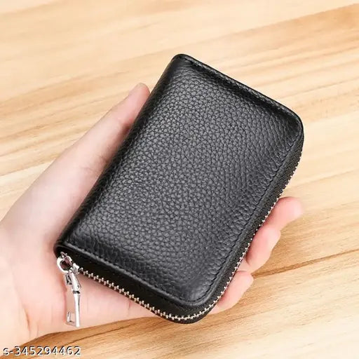Textured black leather RIFD-blocking 5-compartment cardholder for men, perfect size to organize essentials