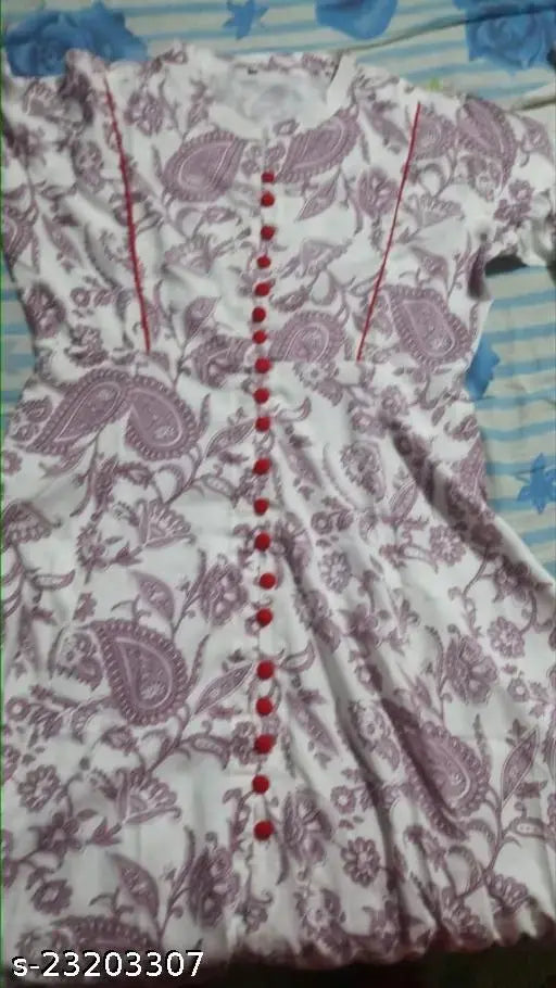 Rayon printed combo kurti with three-quarter sleeves, fashionable and vibrant clothing for women. S (36in bust, 42in length), M (38in bust, 42in length), L (40in bust, 42in length), XL (42in bust, 42in length), XXL (44in bust, 42in length), XXXL (46in bust, 42in length) made in India