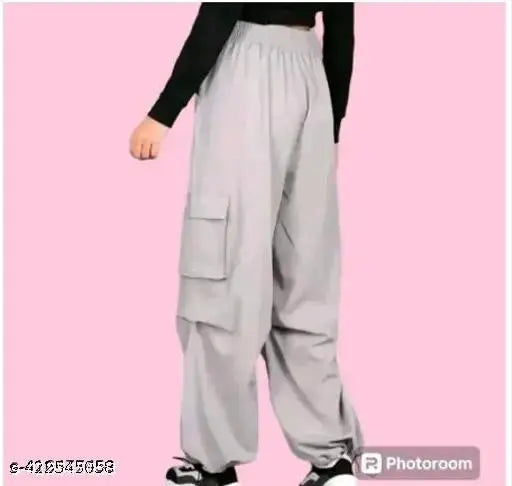 Khaki cargo pants with pockets