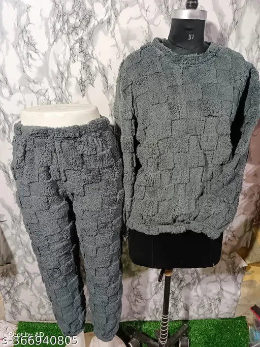 Woolen winter pyjamas for women, solid-colored fashionable night suit with long sleeves