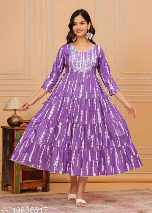 Women's viscose rayon printed A-line top, three-quarter sleeves, dyed/washed combo on mannequin, India origin