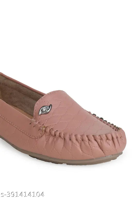 Synthetic leather boat shoes for women and girls, comfortable bellies with traditional Indian design, buckle fastening