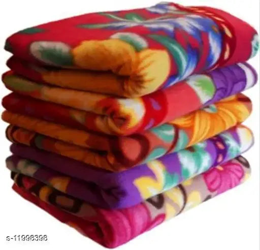 Trendy polyester fleece single bed blanket, vibrant print, suitable for cozy bedroom decor